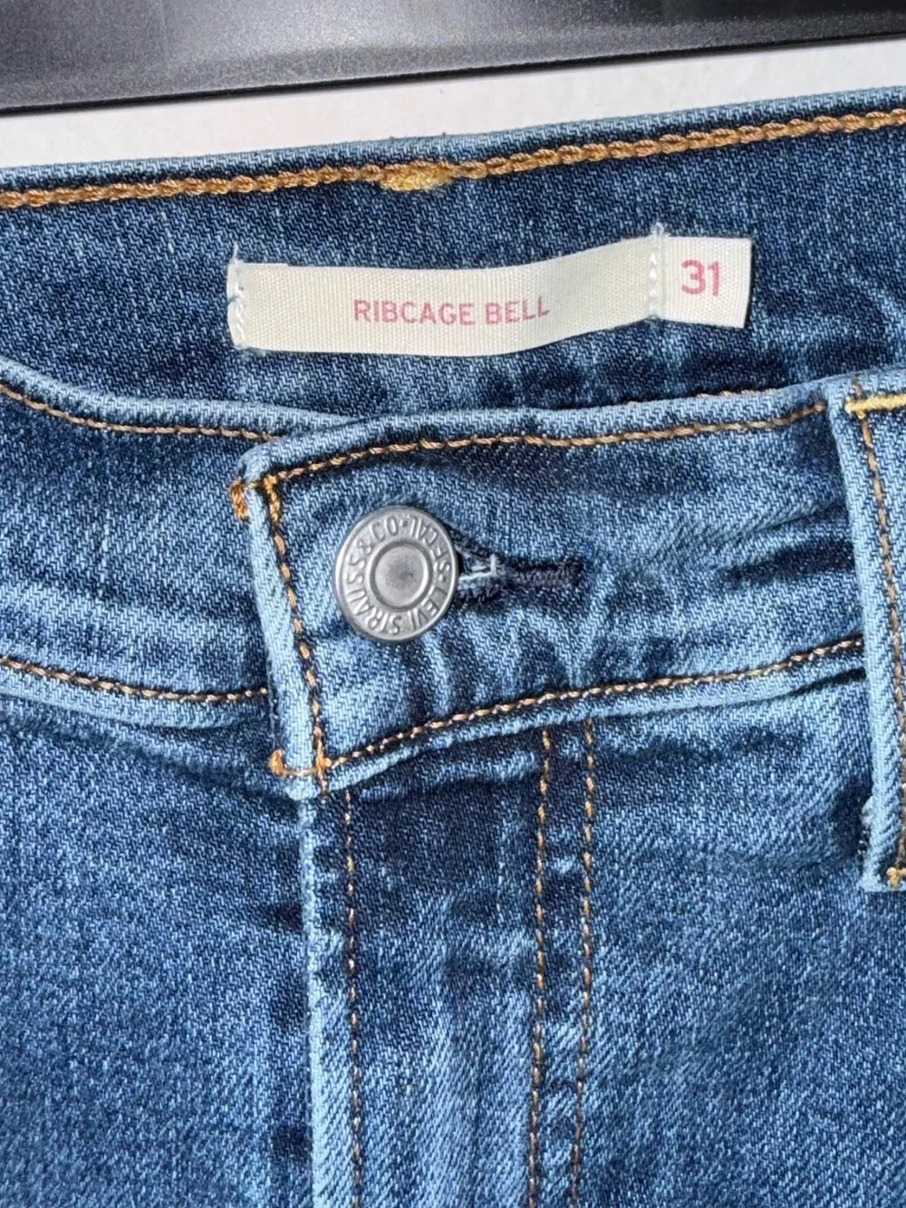 Levi’s Ribcage High Rise Bell Flare Jeans Dark Wash Blue Size 31